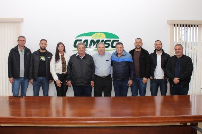 Economista Paulo Molinari visita sede da CAMISC em Mari&oacute;polis