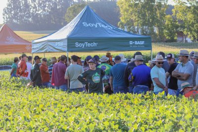 Circuito da Soja re&uacute;ne produtores em Mari&oacute;polis para tarde de campo e troca de conhecimento
