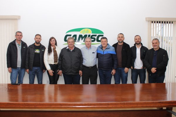 Economista Paulo Molinari visita sede da CAMISC em Mari&oacute;polis